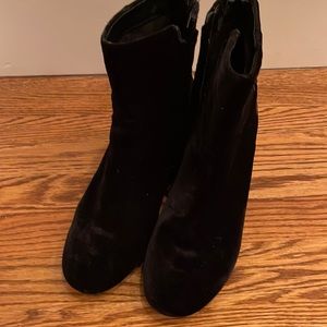 WOMENS KENNETH  COLE BOOTS SIZE 8.5 M